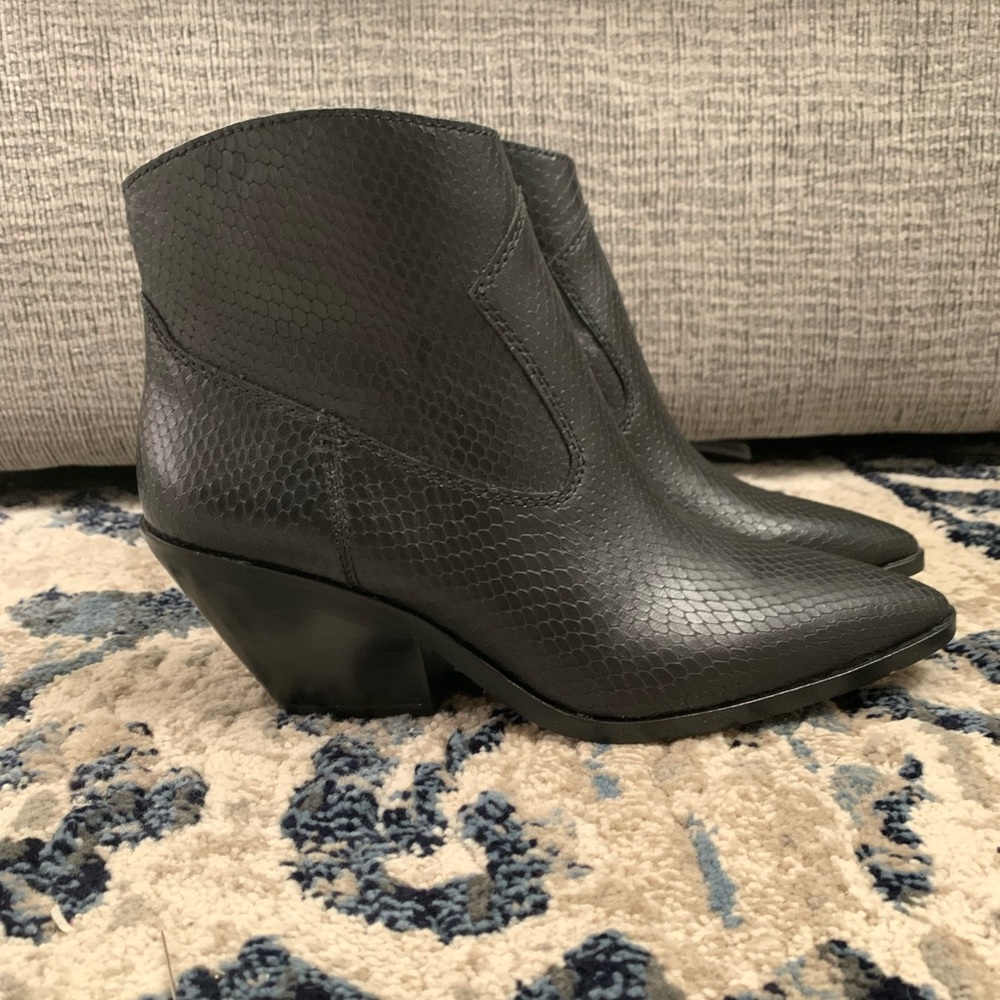 NWOB Vince Camuto booties size 5.5. In perfect condition, never worn.